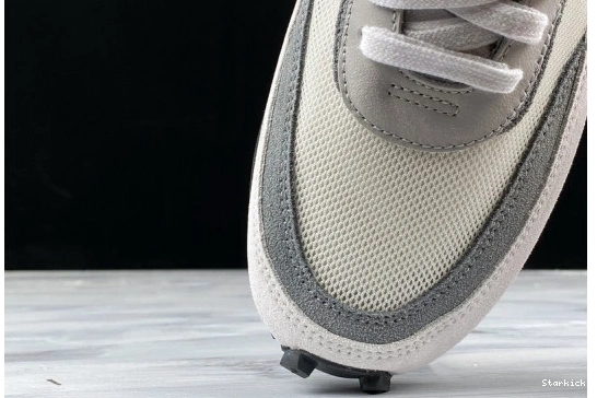 Summit Waffle Nike  White LD BV0073-100 Sacai 0714